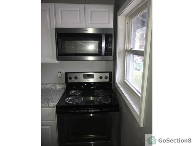 Building Photo - Oliver Park Apartments LLC