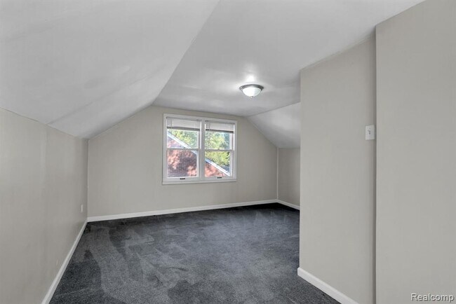 Building Photo - 1109 Shadowlawn St