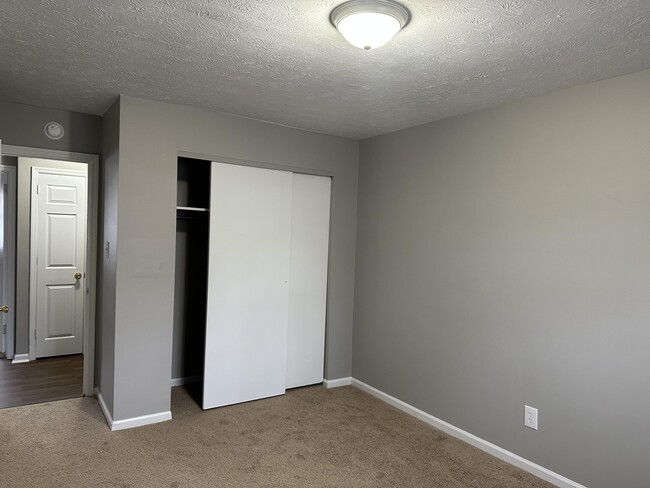 Building Photo - 1179 Tatesbrook Dr