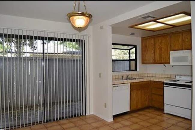 Building Photo - MUST SEE!! Stunning Two Bedroom Three Bath...