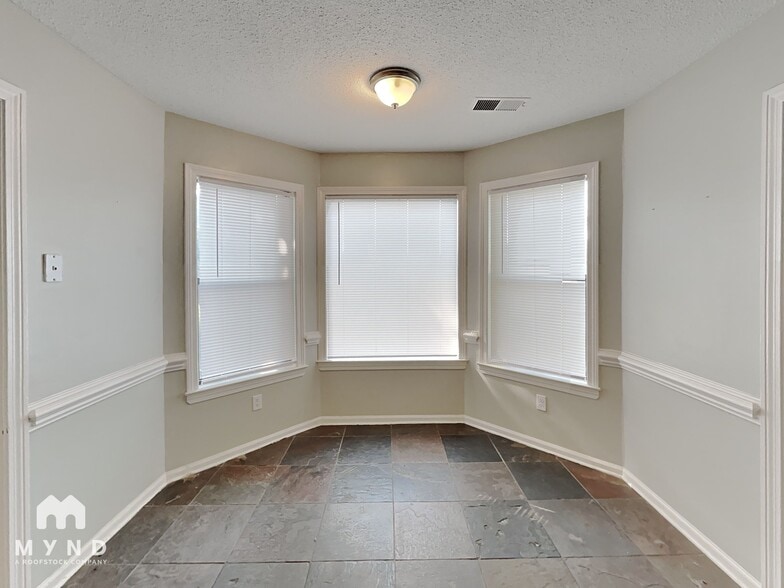 Building Photo - 8233 Trinity Rd