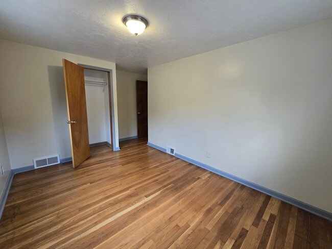 Building Photo - 3 Bedroom Townhouse - Penn Hills School District - Available NOW!
