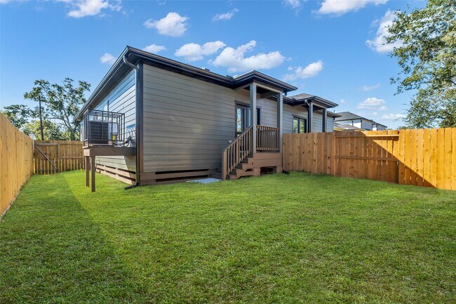 Building Photo - 4905 Paula St