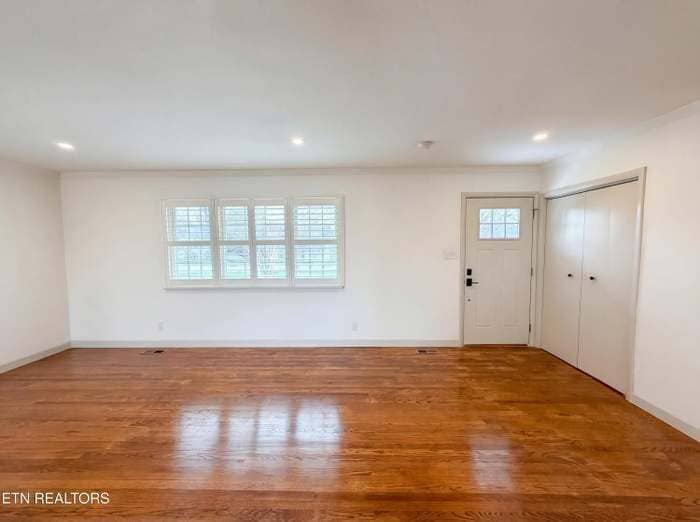 Building Photo - 8717 Kildare Dr NW