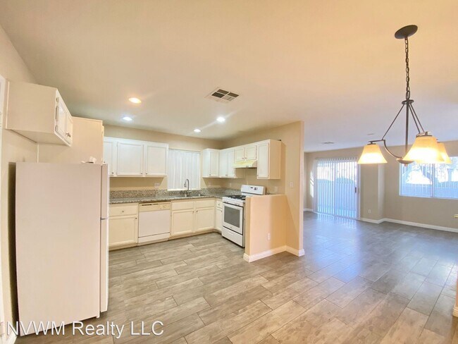 Building Photo - 3 br, 2.5 bath House - 5266 Souvenir Lane