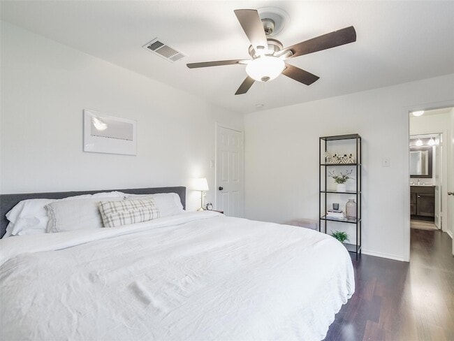 Building Photo - 10416 Garbacz Dr