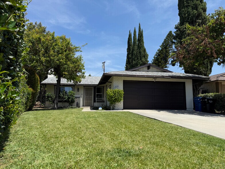 Building Photo - 16545 E Bellbrook St