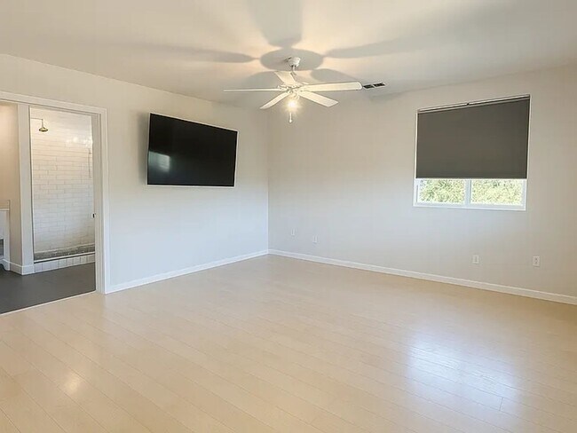 Building Photo - Beautiful 2 Bed 2 Bath Home Available NOW!!!