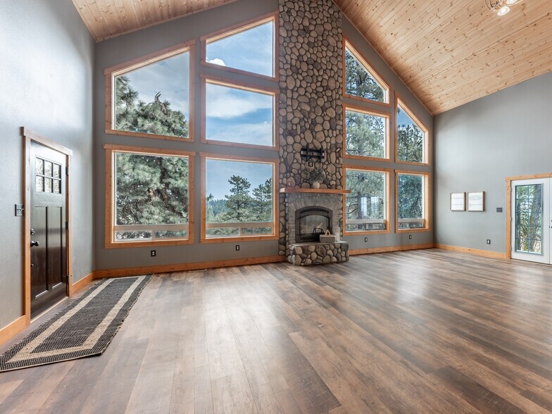 Primary Photo - 117 Hummingbird Rd