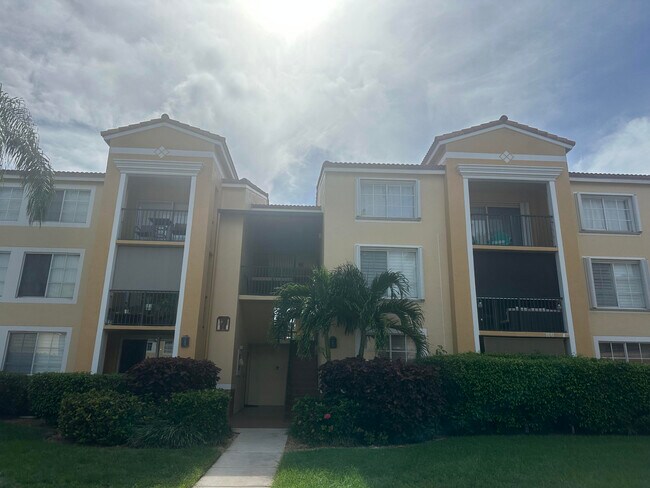 Building Photo - 135 Yacht Club Way