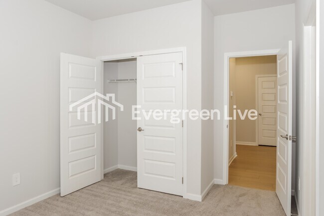 Building Photo - 164 Fenwick Pl