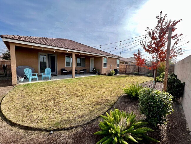 Building Photo - Beautiful Home for rent in Visalia, Ca