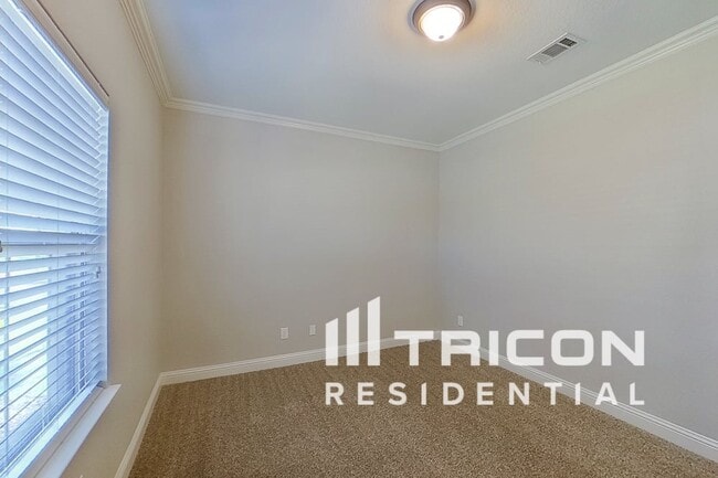 Building Photo - 509 Dogwood Dr