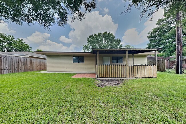 Building Photo - 7731 Bunker Wood Ln
