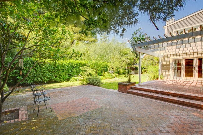 Building Photo - 15 Niven Way