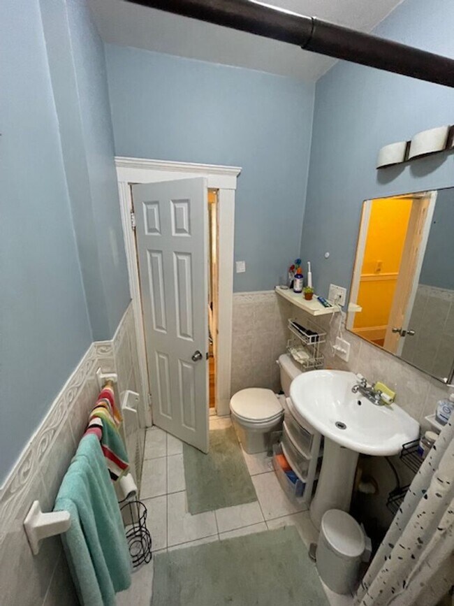 Building Photo - 15 Litchfield St