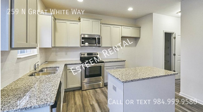 Building Photo - 259 N Great White Way