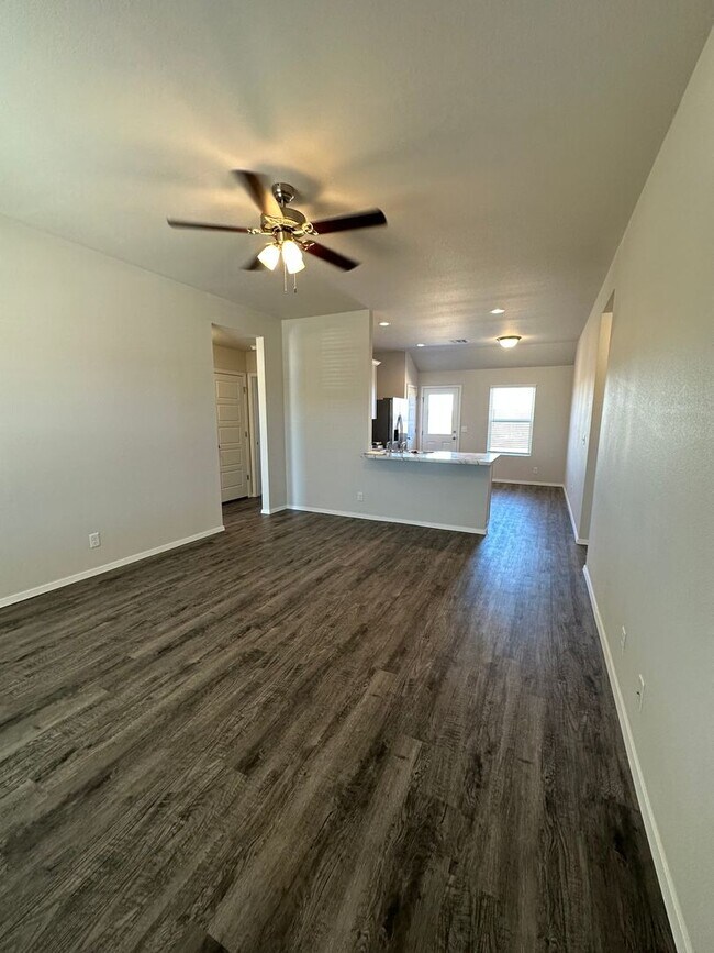 Building Photo - Move-In Ready 3 Bedroom, 2 Bathroom Home in Broken Arrow