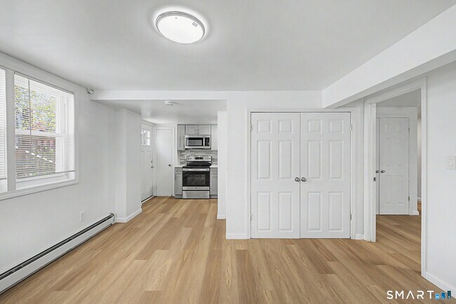 Building Photo - 22 Treat Ave