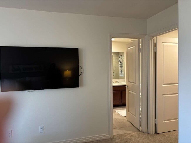 Building Photo - Scenic Views, Furniture optional, 3-Bedroom/2-Story Home Available for a 1 year or more lease term