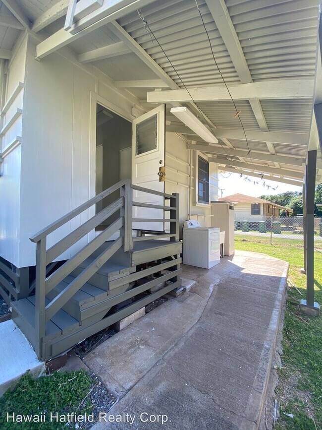 Building Photo - 2 br, 1 bath House - 87-035 A Paakea Road