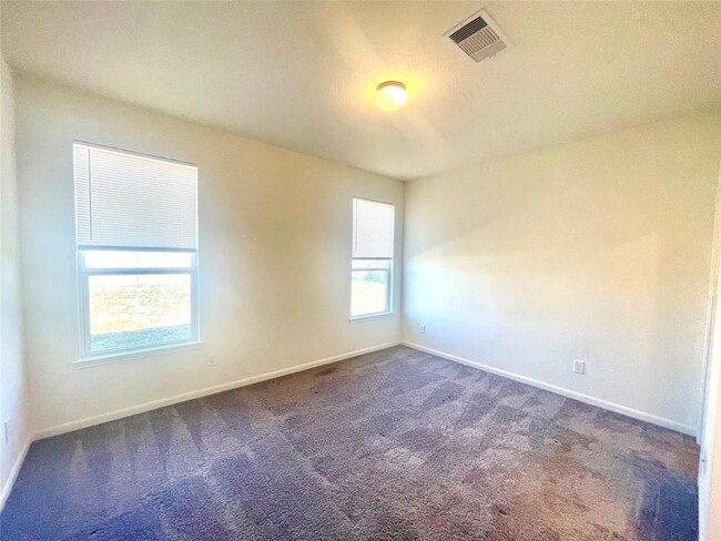 Building Photo - 25206 Sierra Mnr Ct