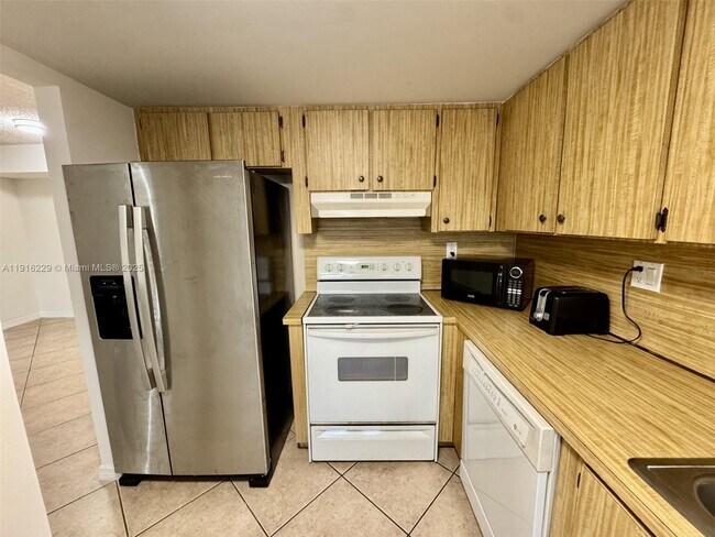 Building Photo - 1300 SW 122nd Ave