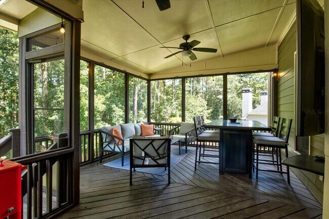 Screened porch - 1120 Bentwater Dr