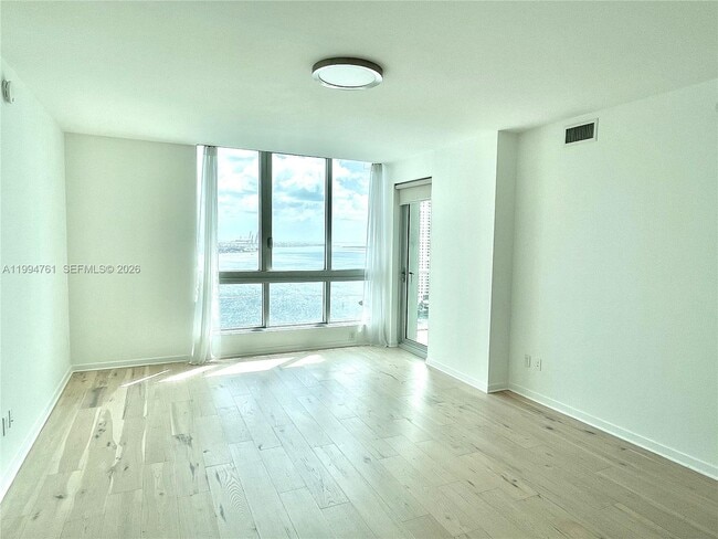 Building Photo - 300 S Biscayne Blvd