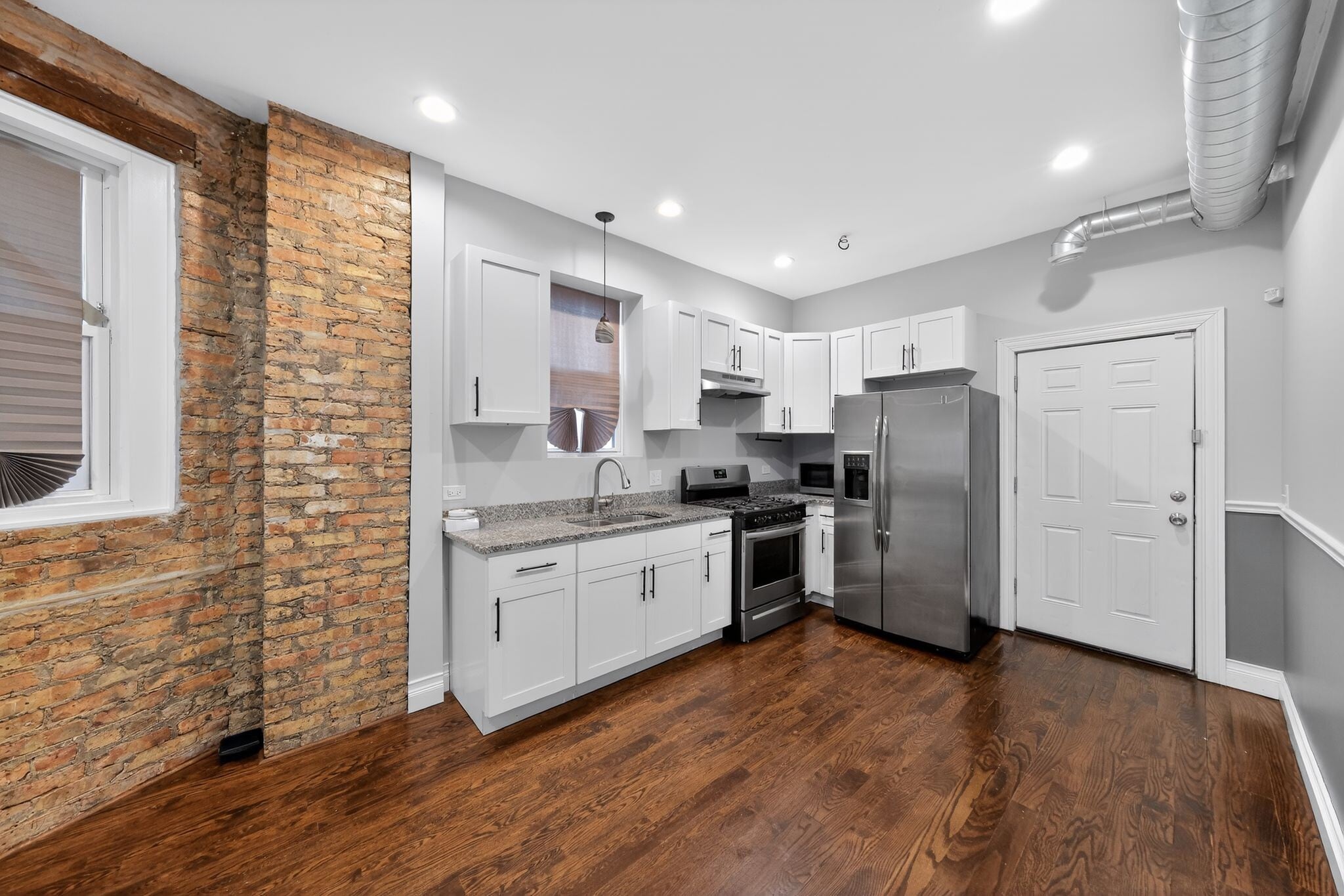 Building Photo - 7038 S Eberhart Ave