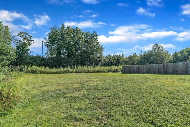 Building Photo - Three bedroom rental on Woodhaven Pl