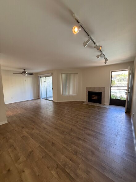 Building Photo - 18408 Hatteras St