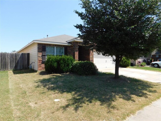 Building Photo - 536 Hidden Dale Dr