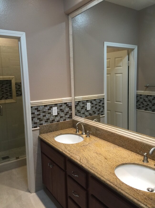 Building Photo - 484 Vista Creek Cir