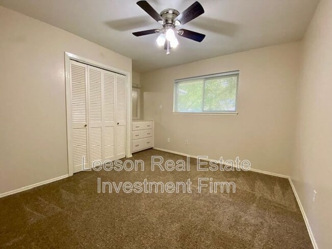 Building Photo - 2320 Melrose Ave