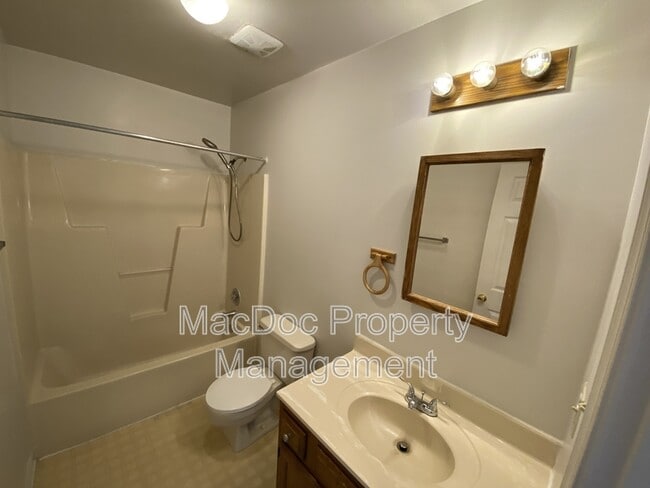 Building Photo - 212 Farrell Ln