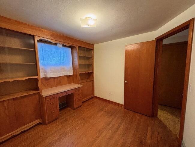 Building Photo - 1115 Lake St