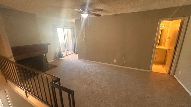 Building Photo - Wonderful 1-bedroom, 1.5-bath loft style condo!