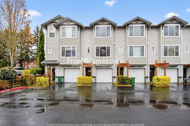 Building Photo - Cozy Two Bedroom Townhome in Amberglenn!