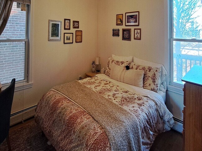 Building Photo - 143 Hillside St