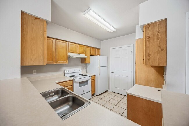 Building Photo - 1195 Villagio Cir