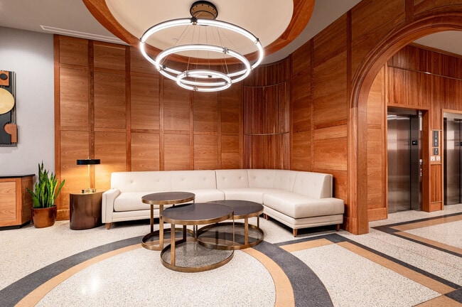 Building Photo - 1011 Canal St