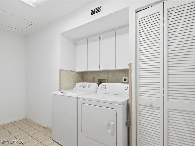 Building Photo - 4130 Looking Glass Ln