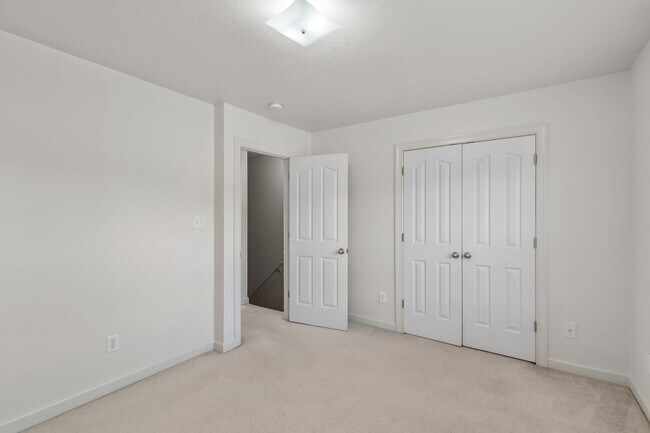 Building Photo - 403 Springwood Dr