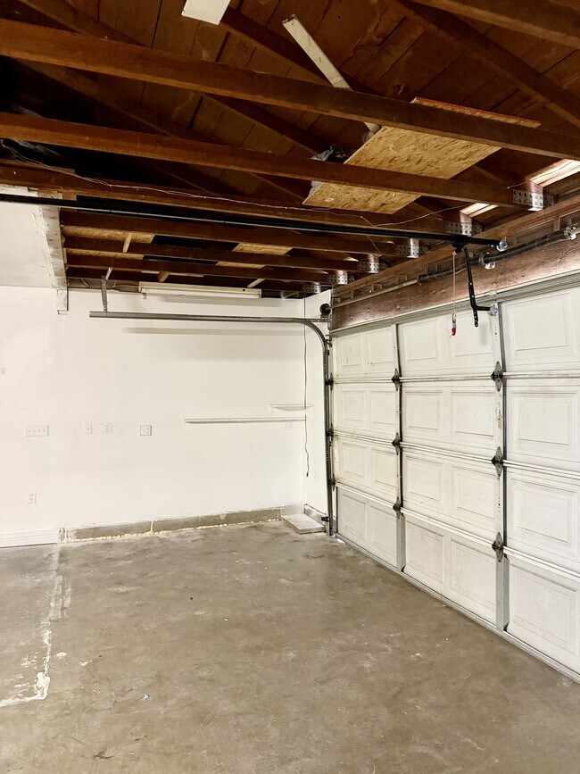 Building Photo - 3636 W Tulare Ave