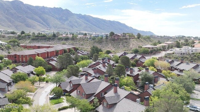 Building Photo - 31 Stratford Hall Cir