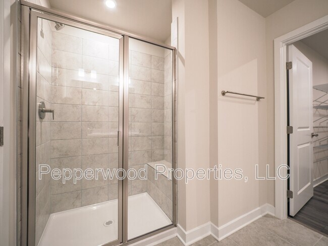 Building Photo - 4555 Duparc Way