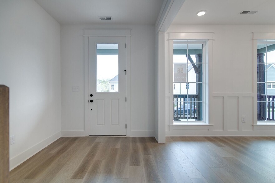 Building Photo - 226 Sounder Cir