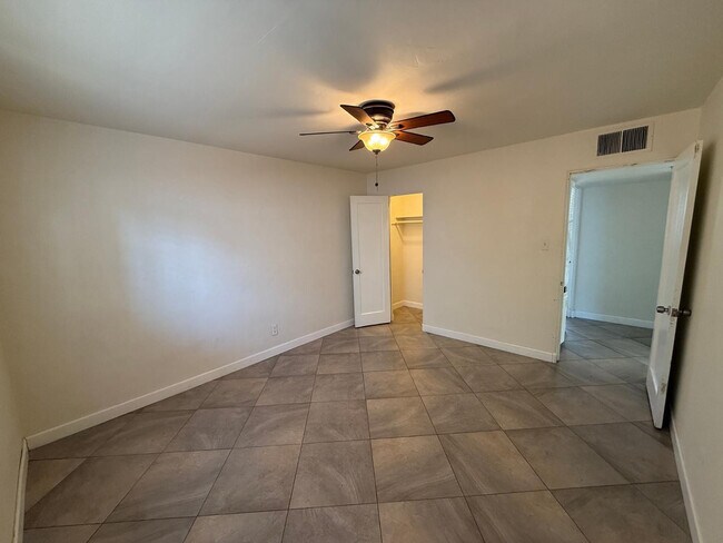 Building Photo - 41 E Woodward Dr