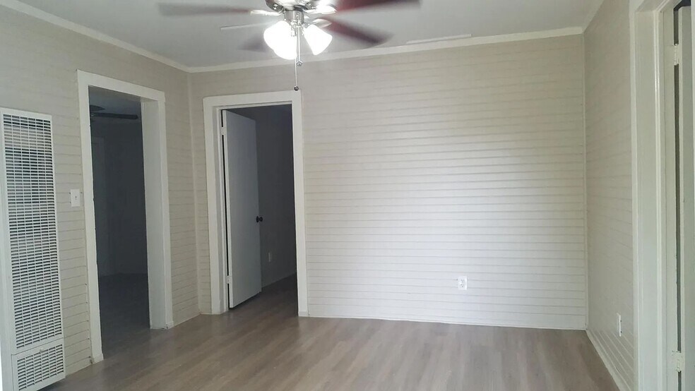 Building Photo - 3604 N Terry St